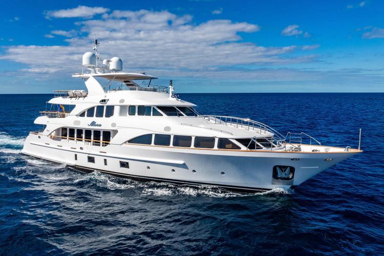 Benetti 121