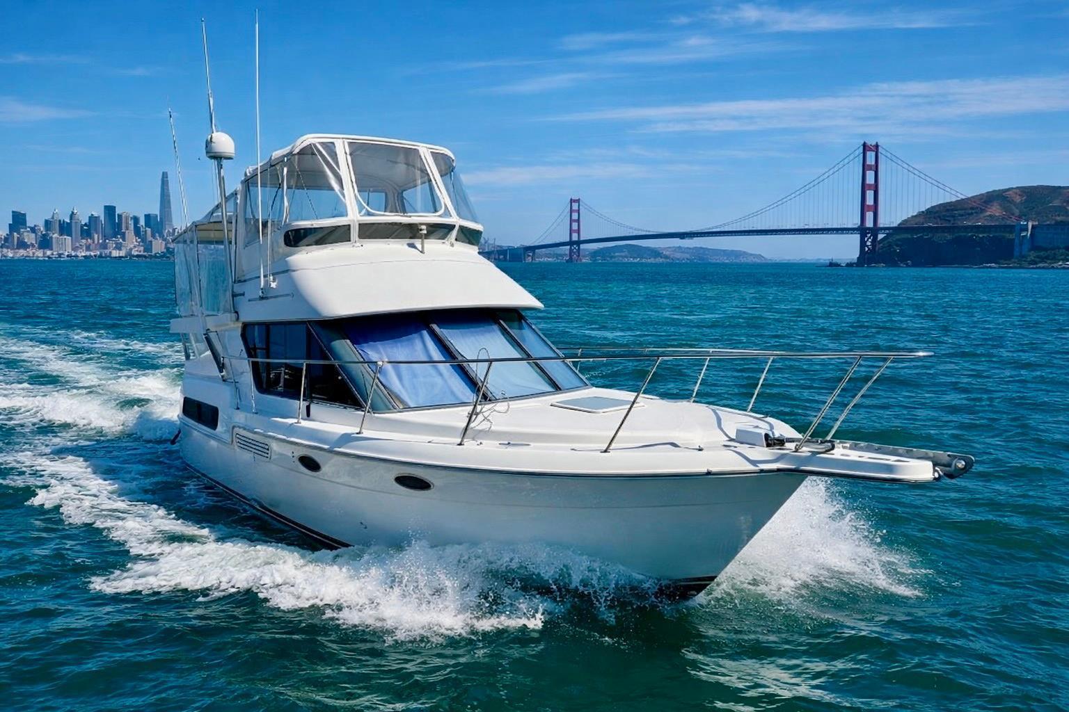 Carver 325 Aft Cabin Motor Yacht