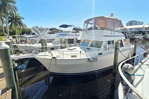 Mainship 430 Trawler