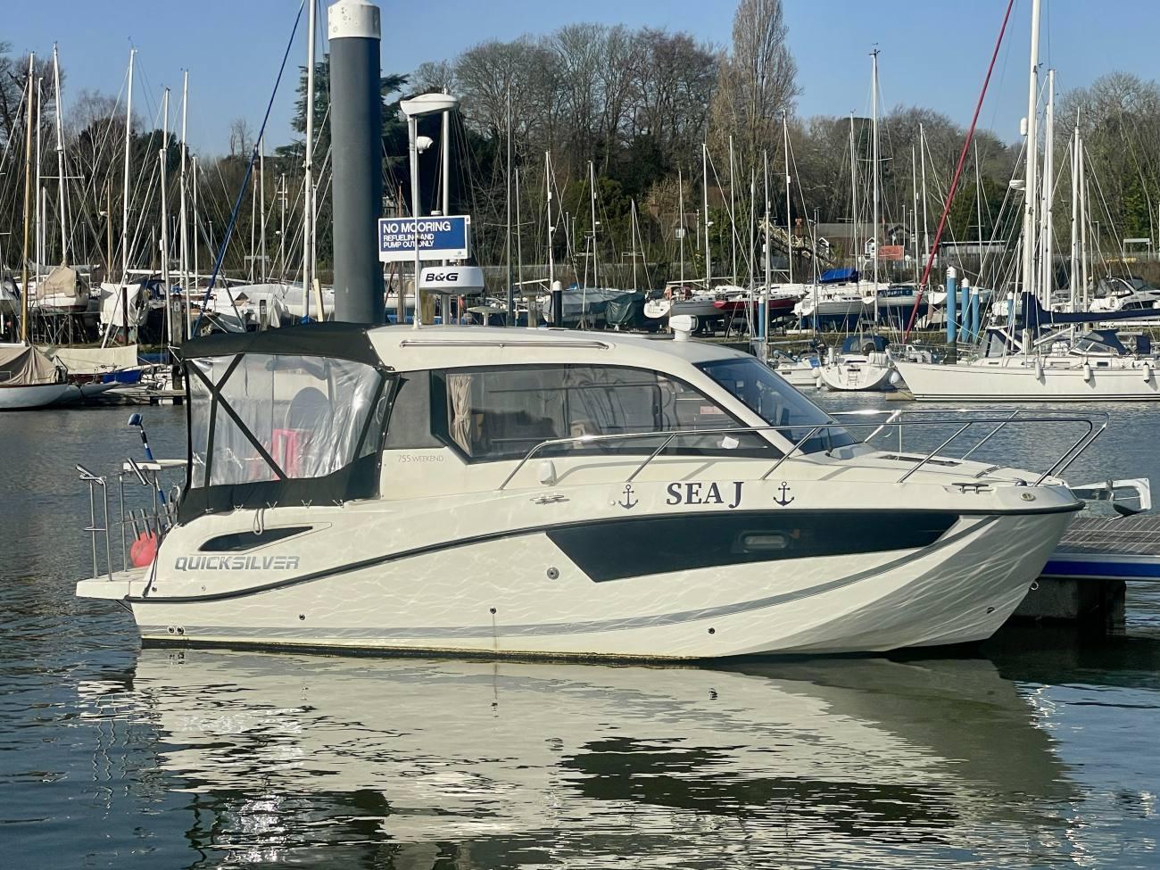 Quicksilver 755 Weekend