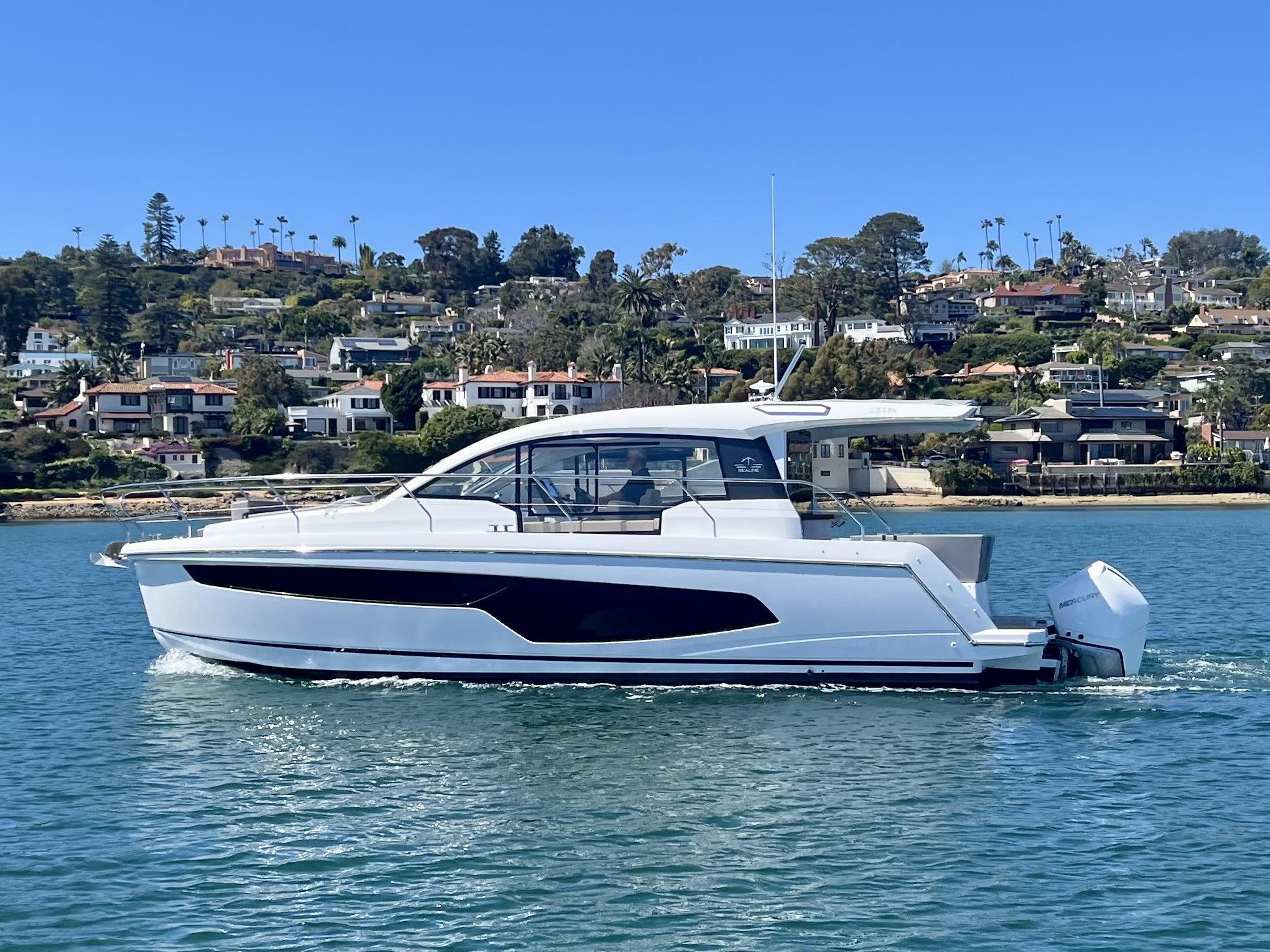 Sealine C335V