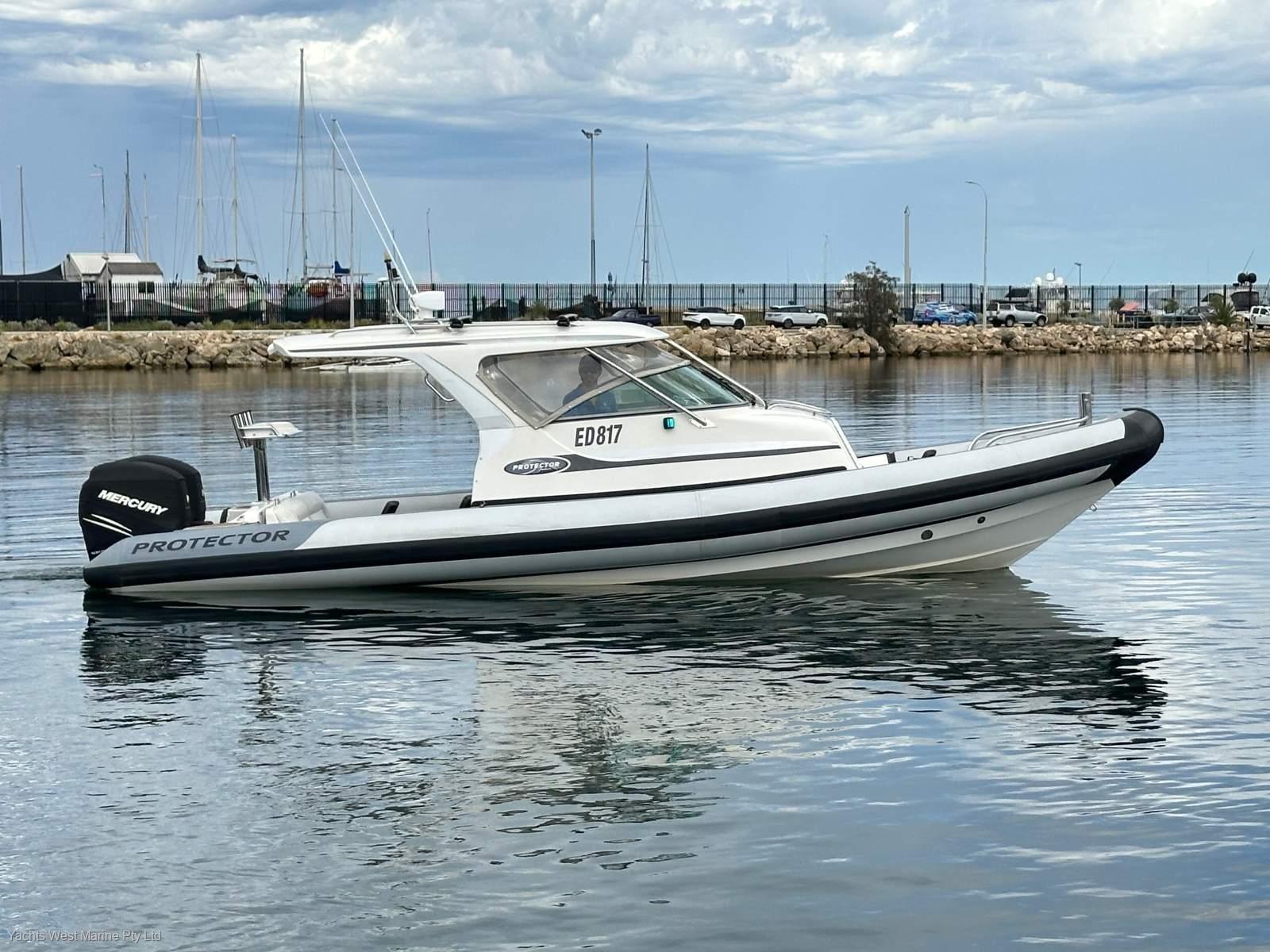 Protector 8.50 Cabin