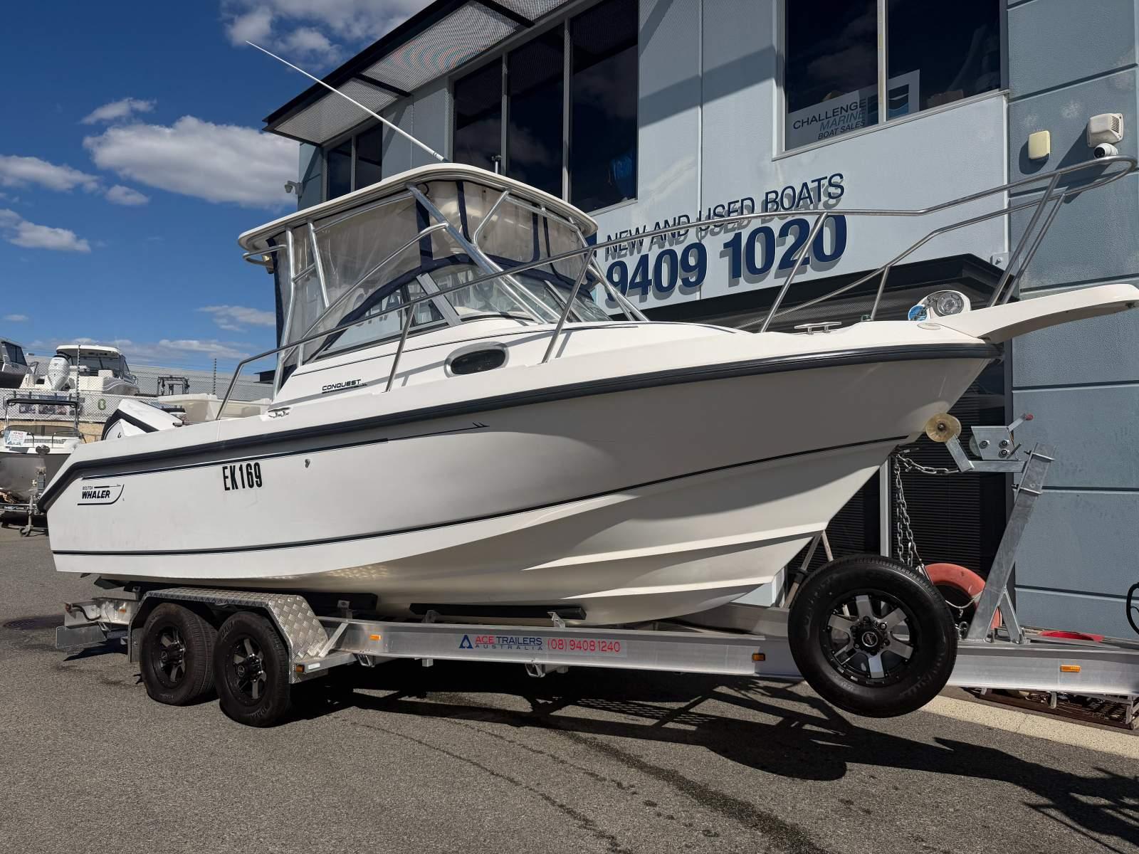 Boston Whaler 230 Conquest
