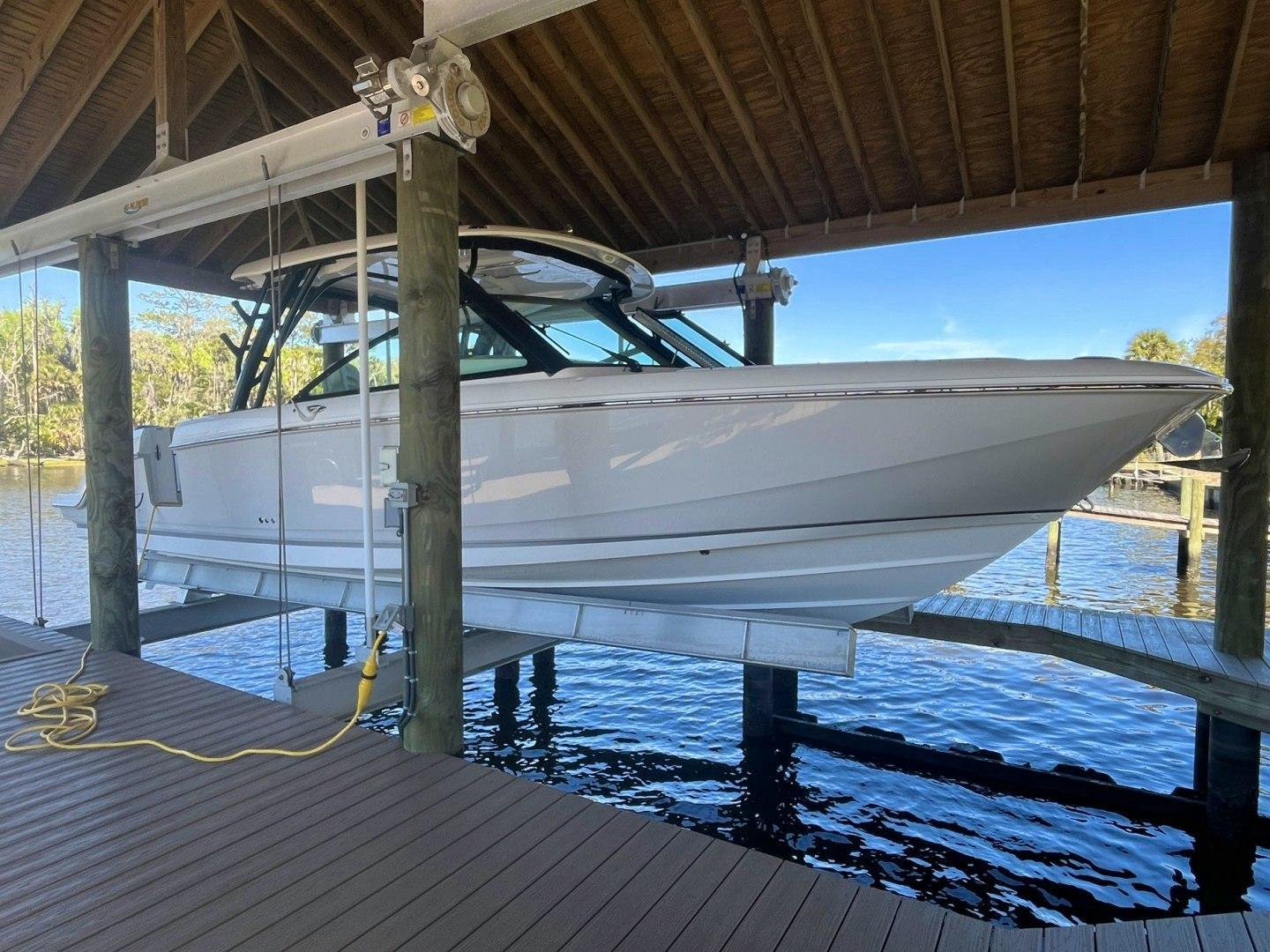 Boston Whaler 320 Vantage