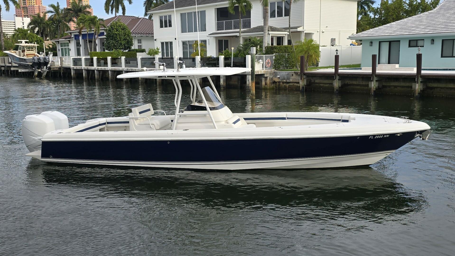 Intrepid 323 Open