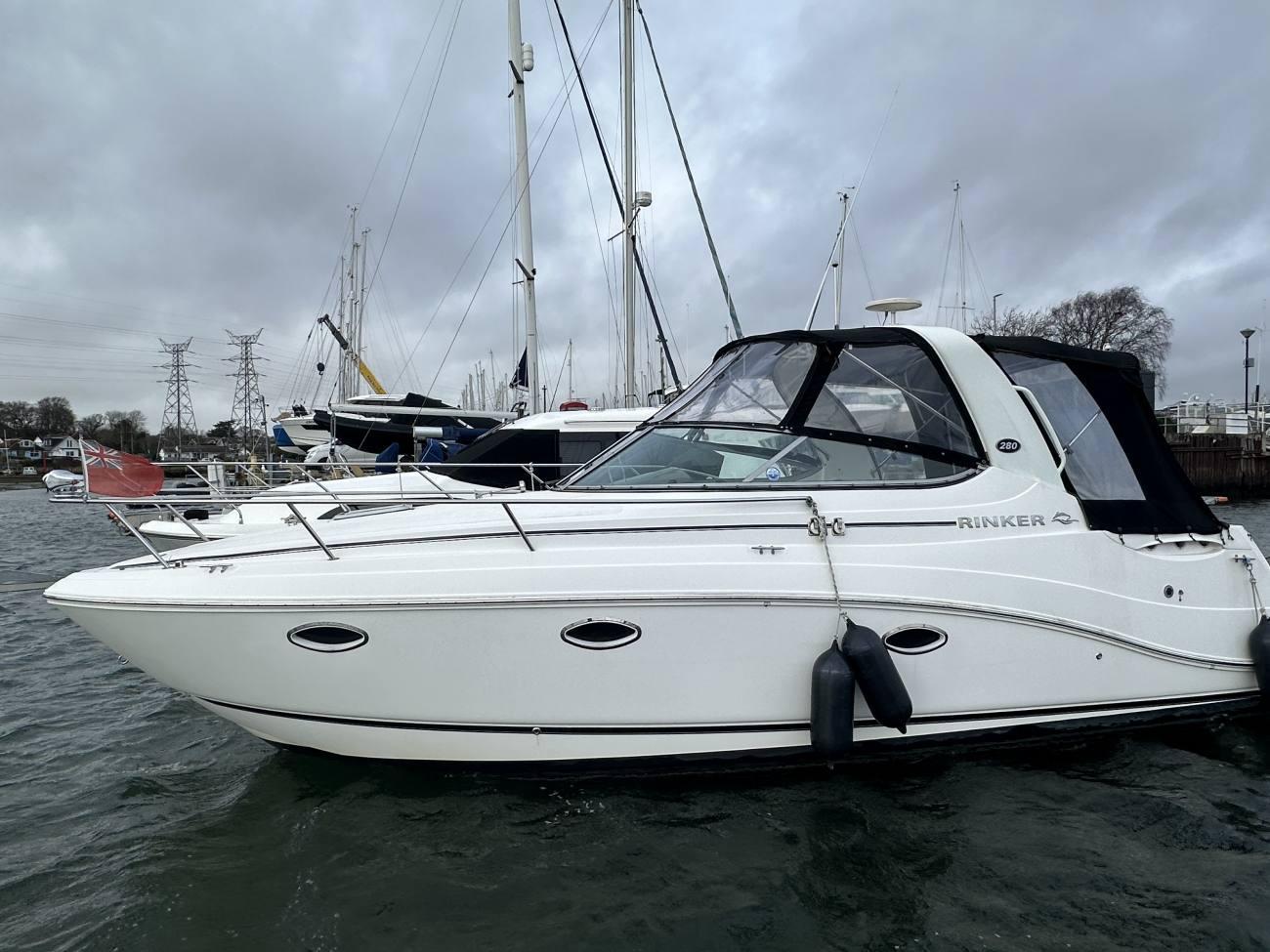 Rinker 280 Cabin Cruiser