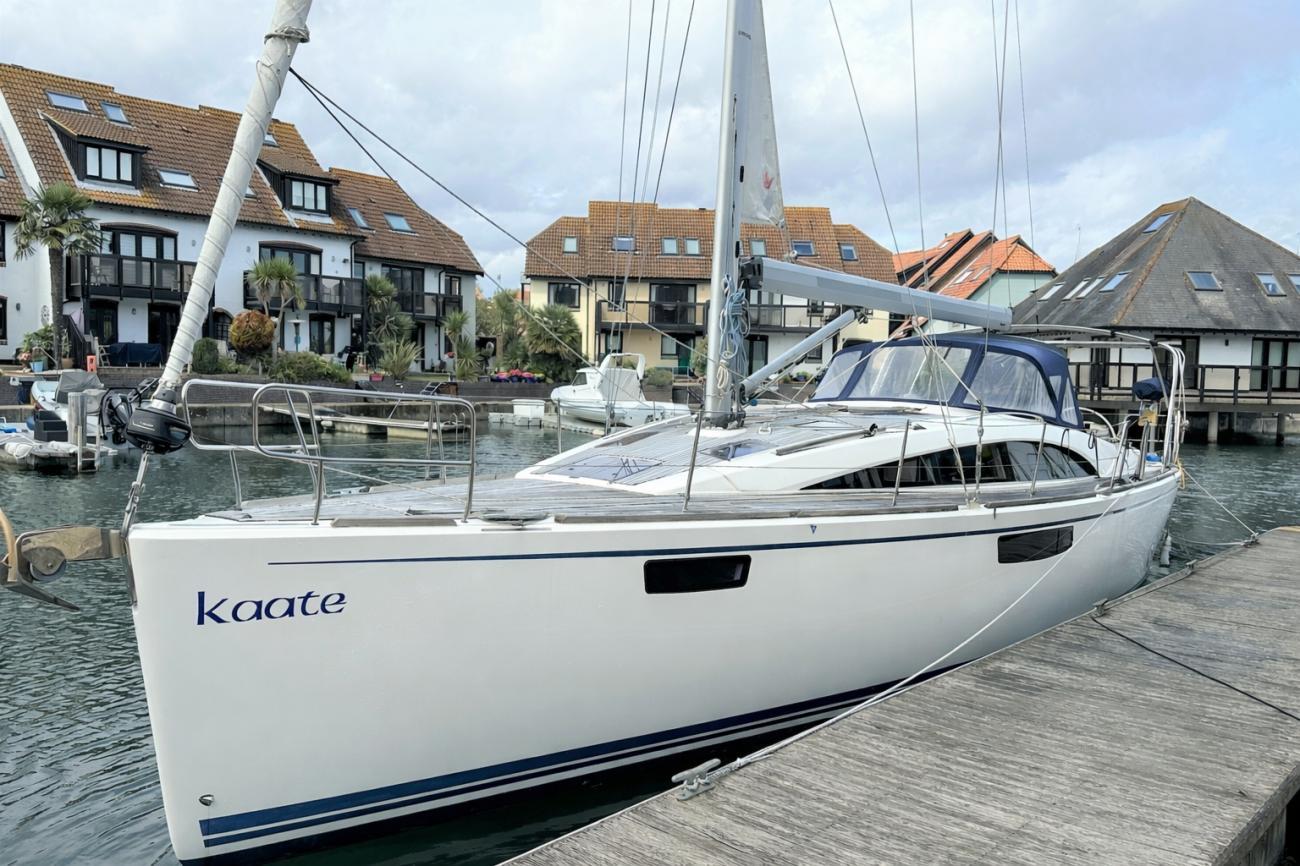 Bavaria Vision 42 Blue Edition