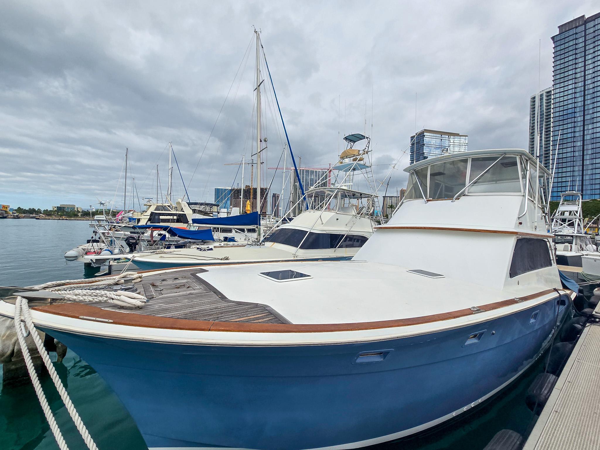 Hatteras 53