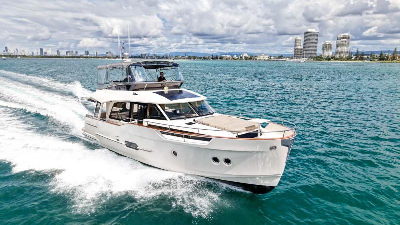 Greenline 48 Flybridge