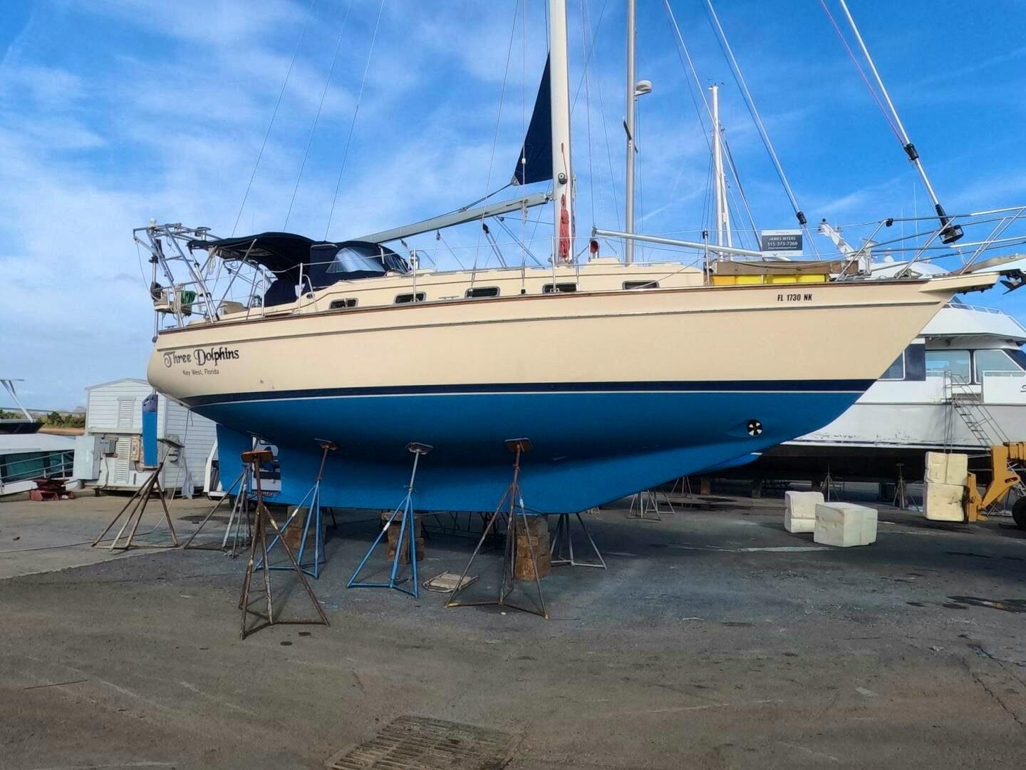 Island Packet 370