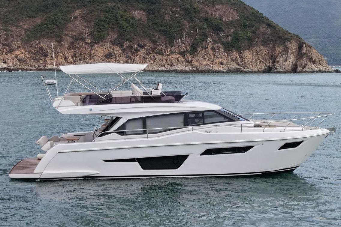 Ferretti 500