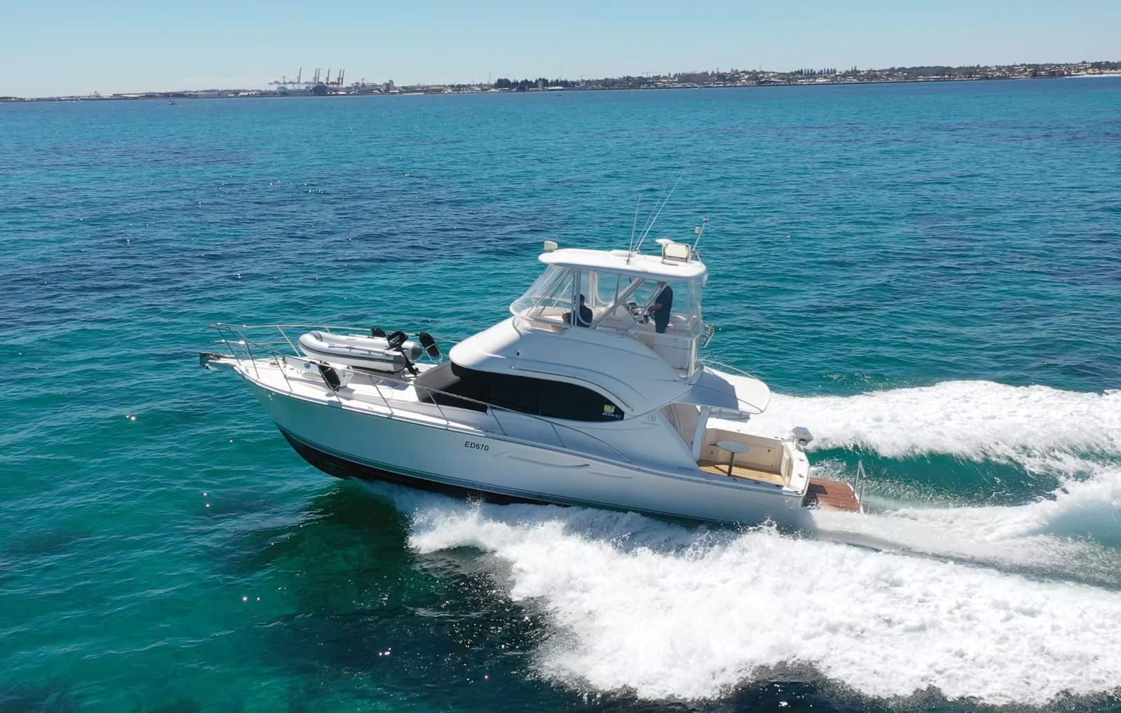 Riviera 40 Flybridge