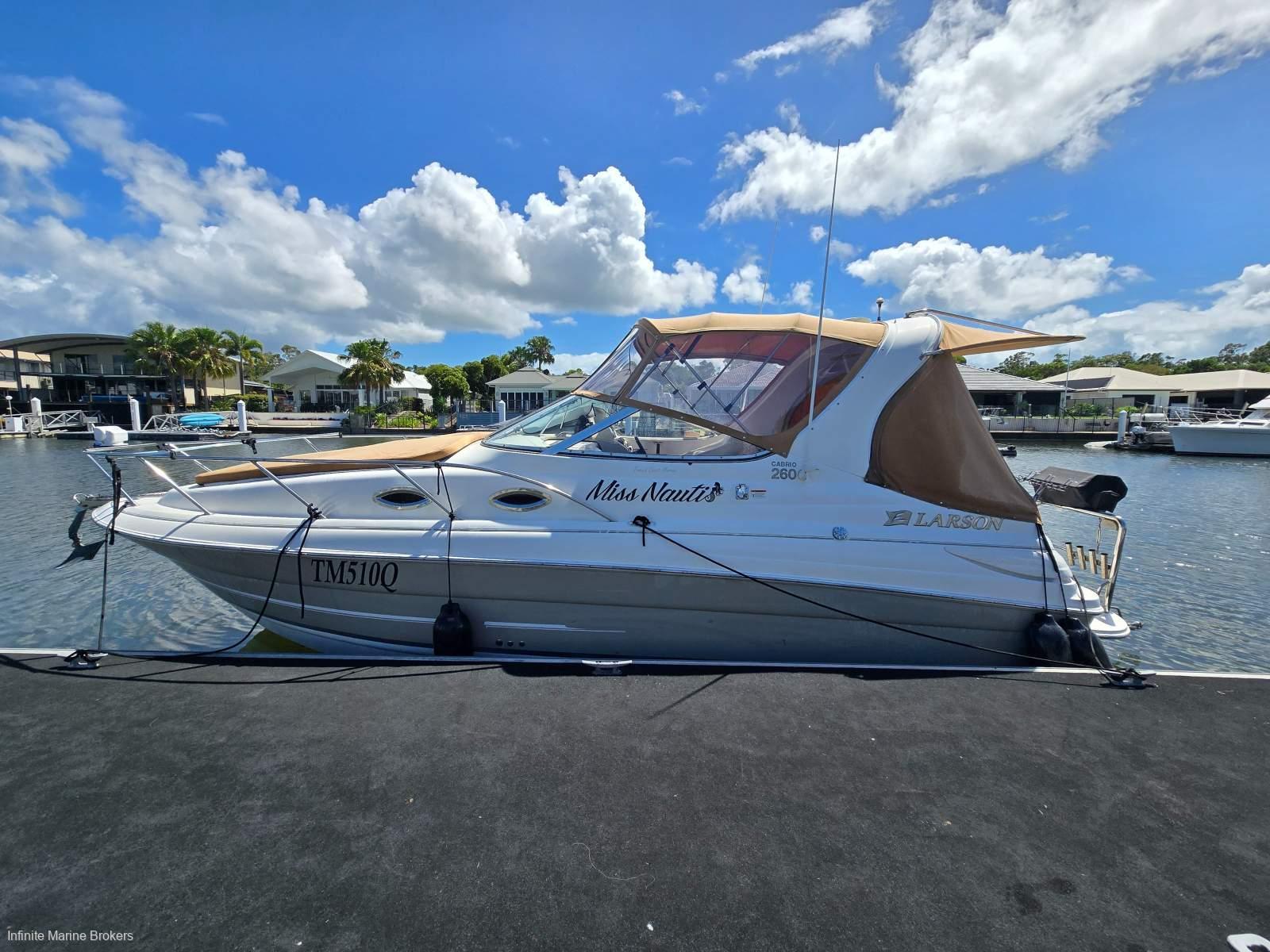 Larson Cabrio 260