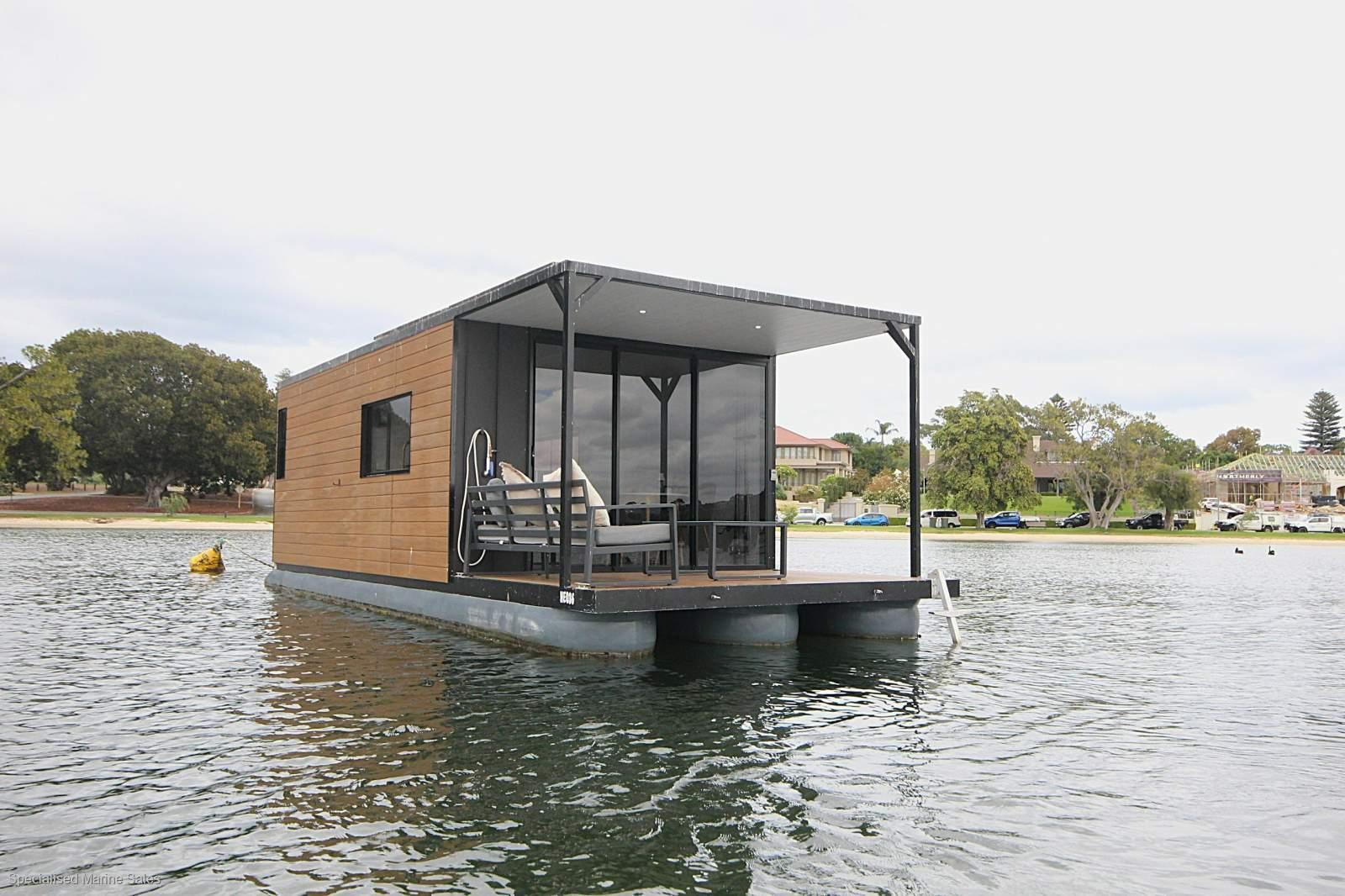 Rugged Marine House Boat 9.0