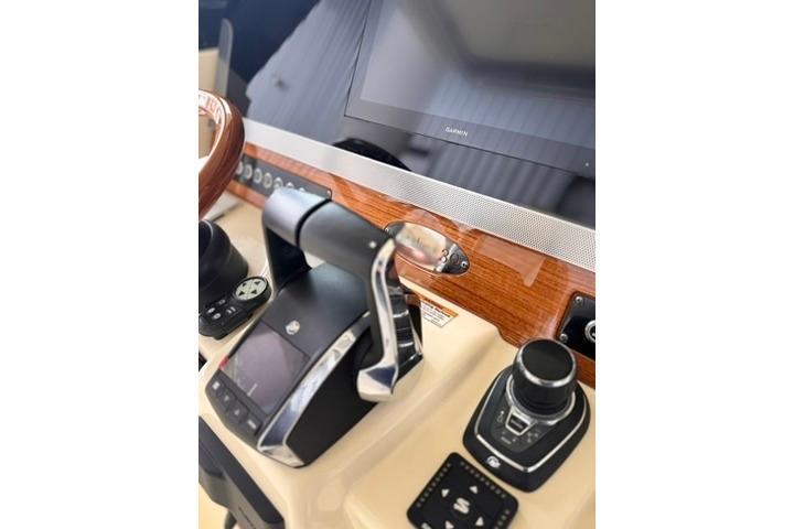 Chris-Craft Catalina 30