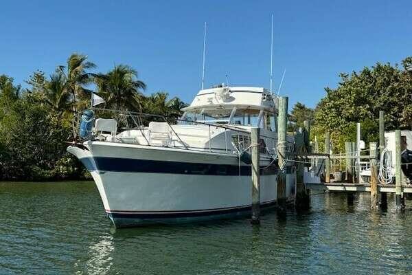 Chris-Craft Commander 45 Flush Deck