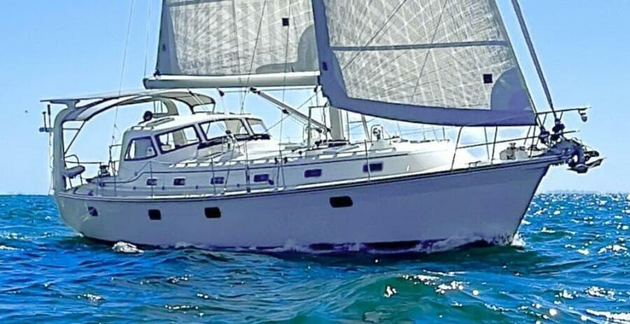 Island Packet 439