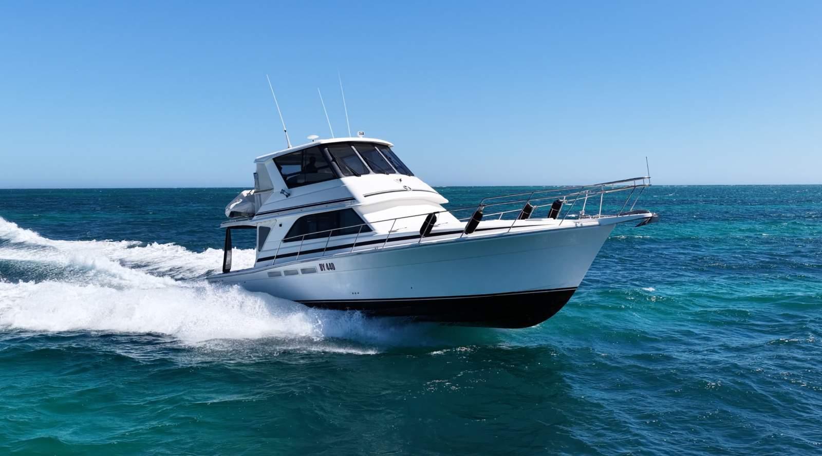 Caribbean 47 Flybridge Cruiser