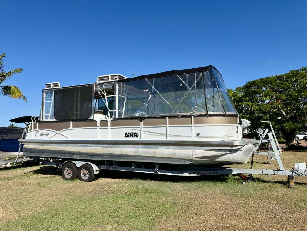 Aloha 32ft Tri-Hull Pontoon Boat