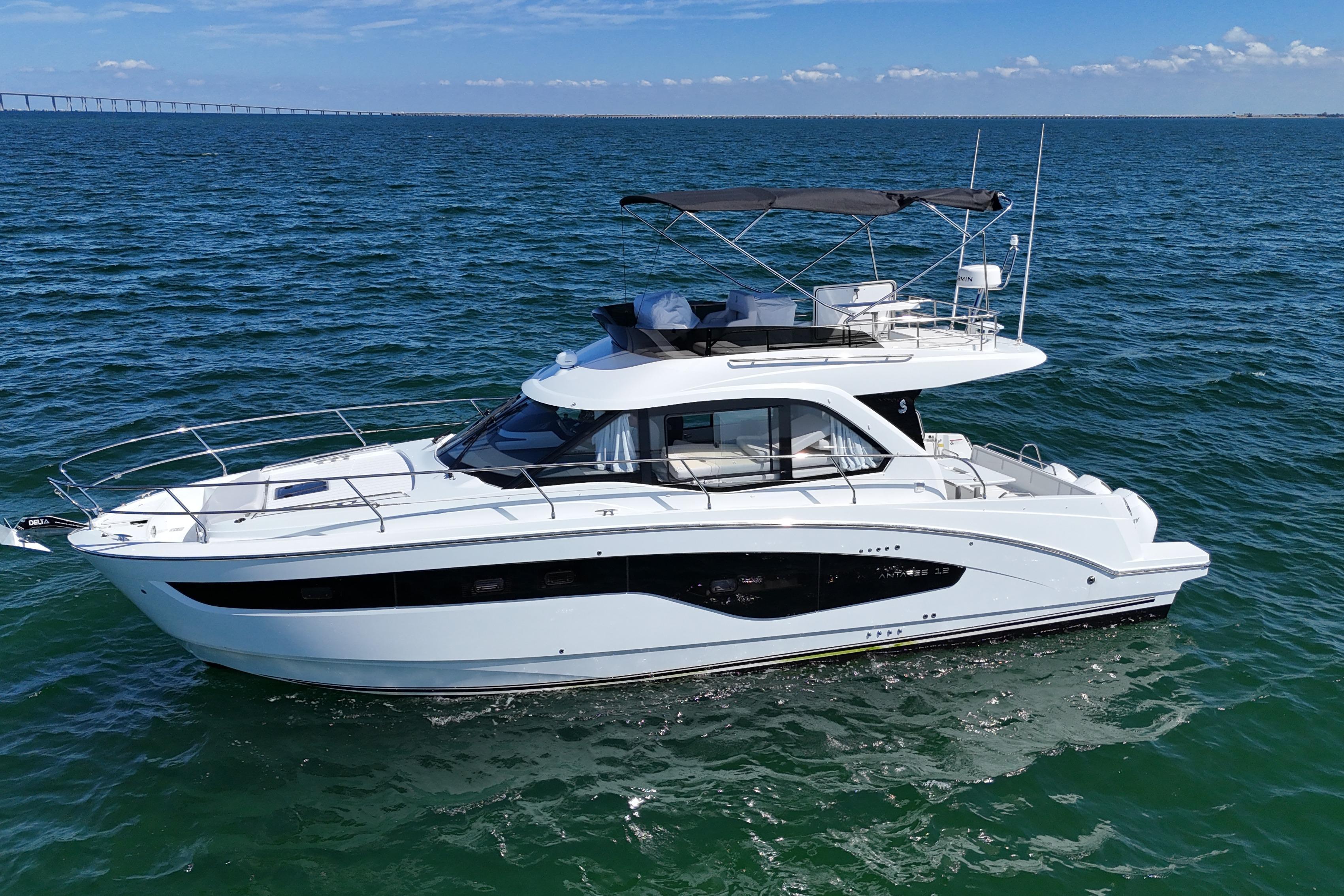 Beneteau Antares 12
