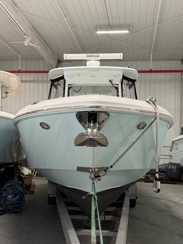 Everglades 335 Center Console