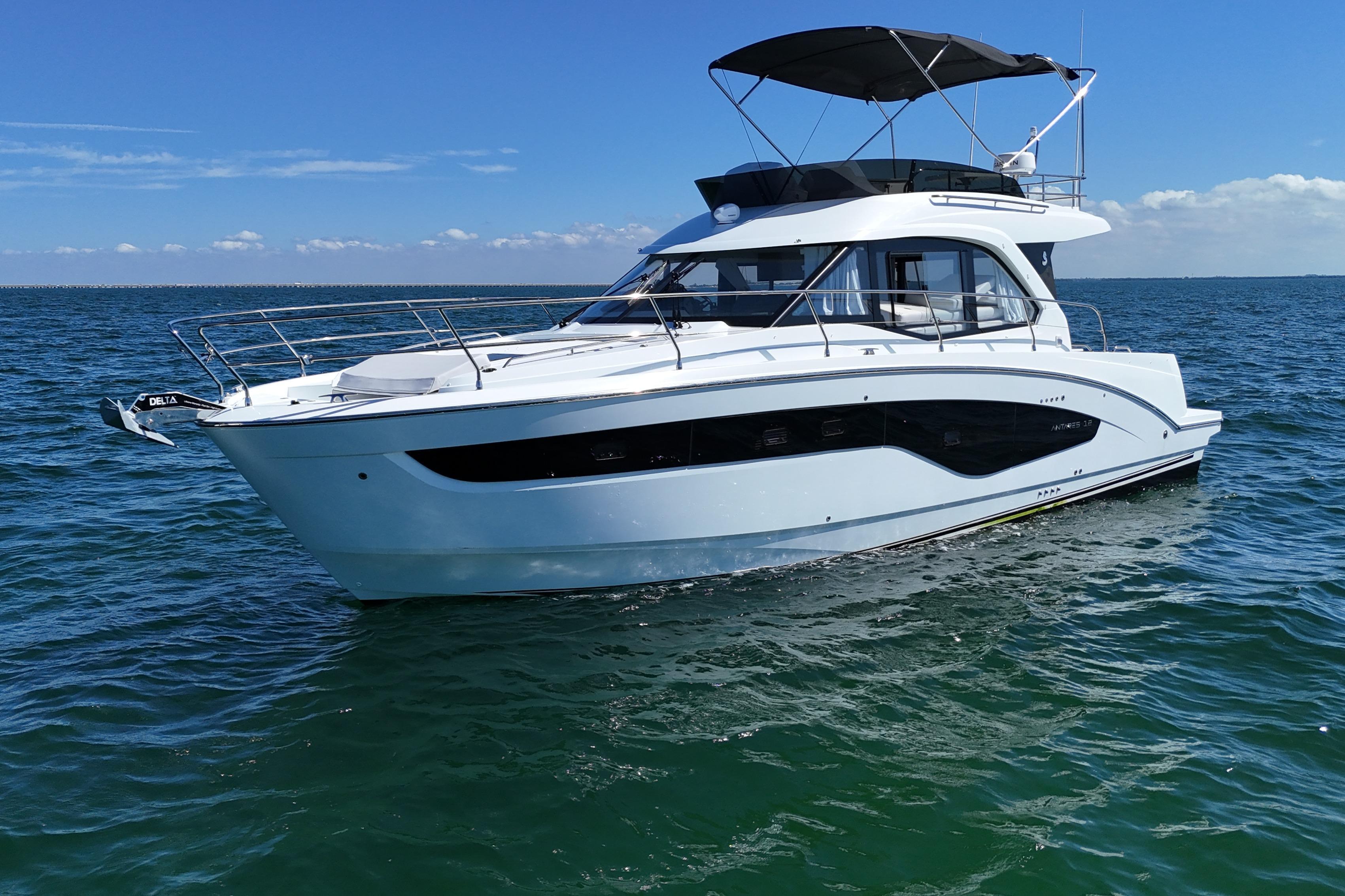 Beneteau Antares 12