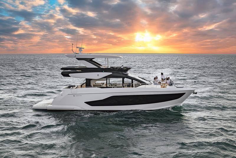 Cruisers Yachts 57 FLY