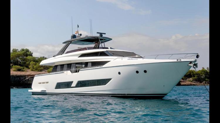 Ferretti Yachts 850