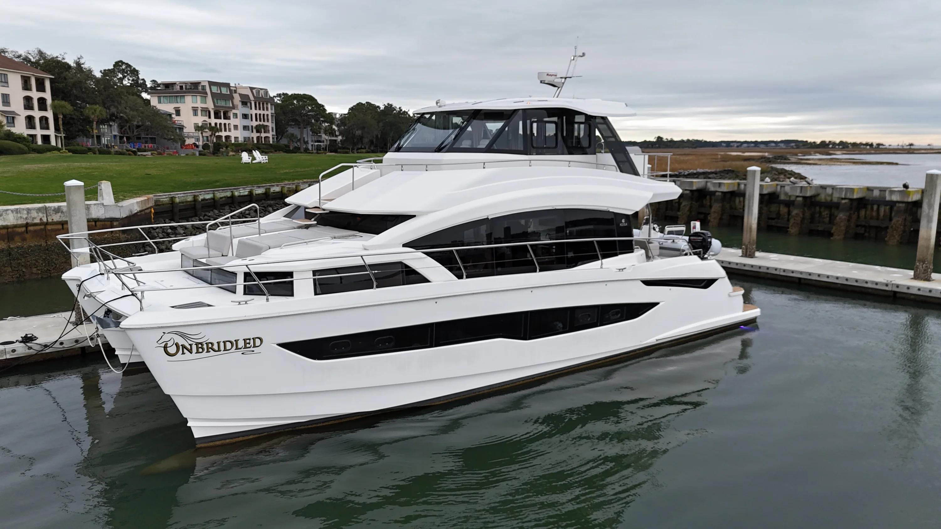 Aquila 54 Yacht