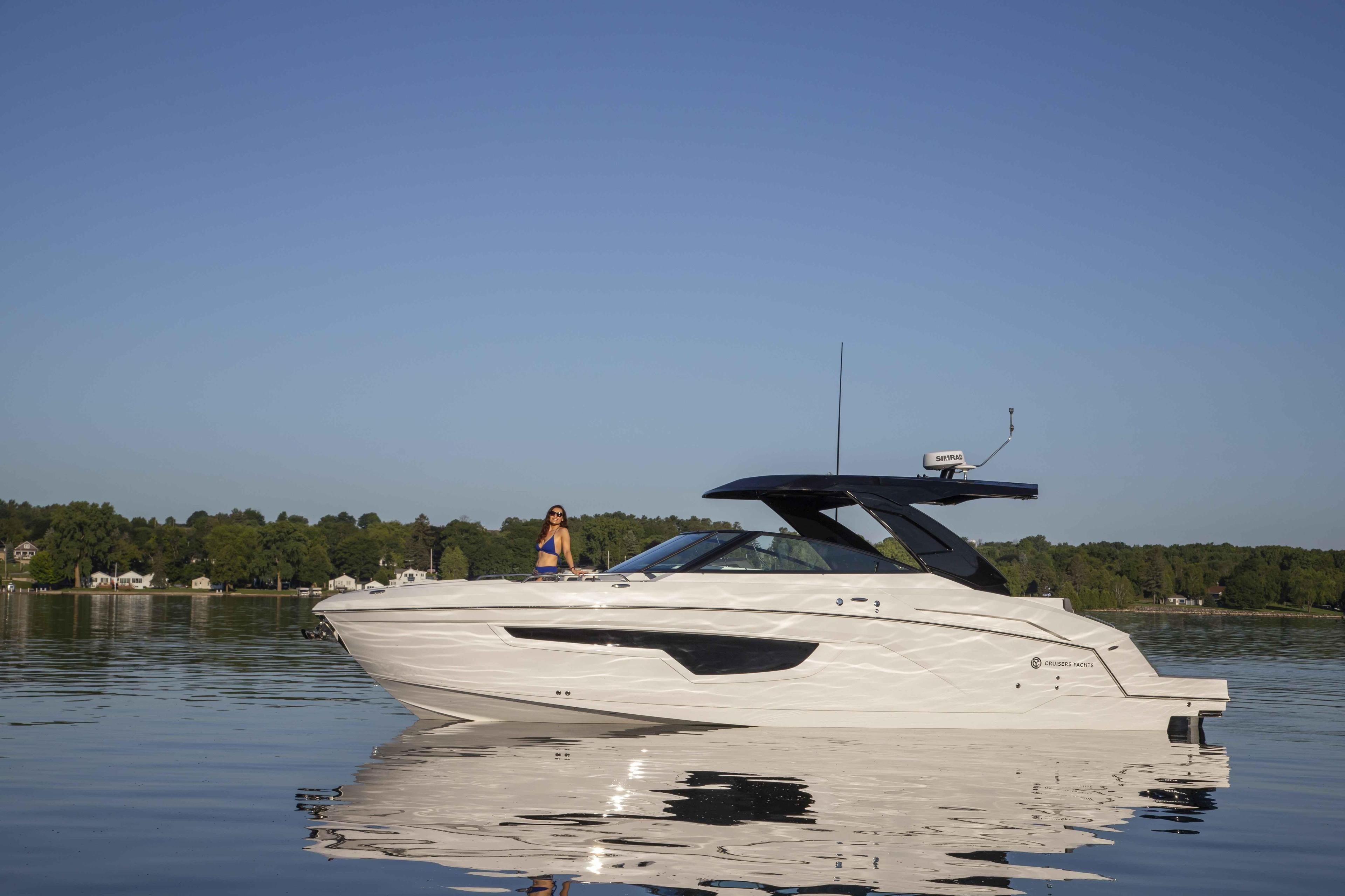 Cruisers Yachts 34 GLS IO