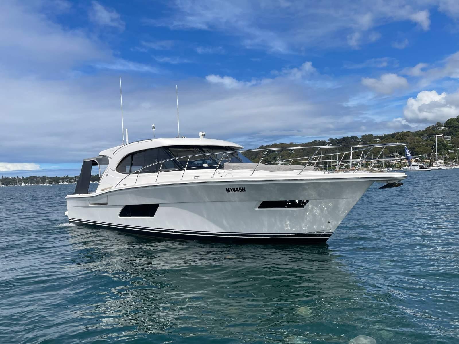 Riviera 445 SUV