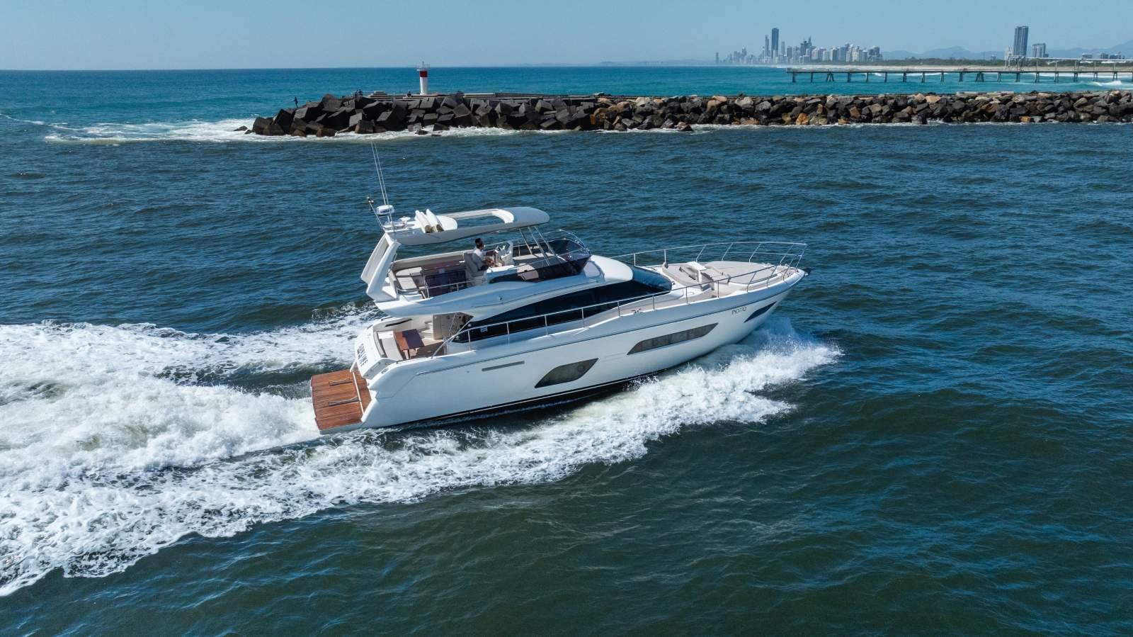 Ferretti 550