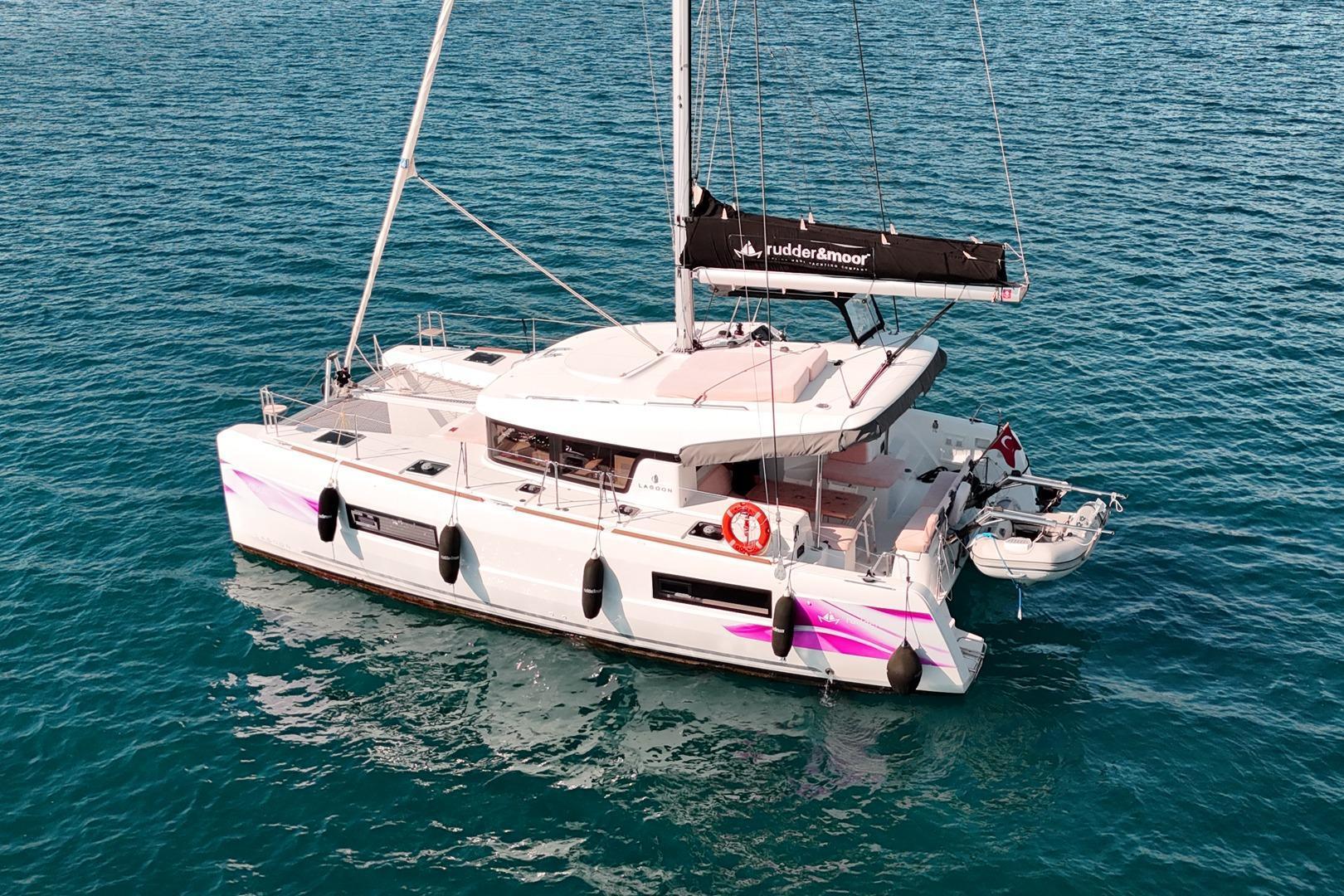 Lagoon 40