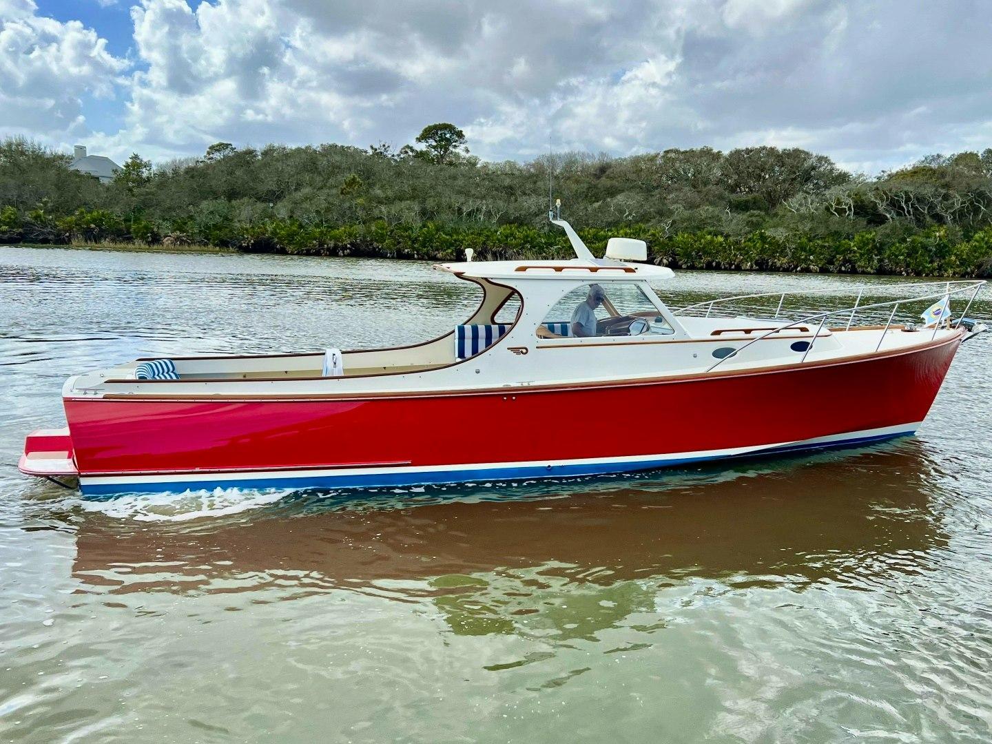 Hinckley Picnic Boat 36 Classic