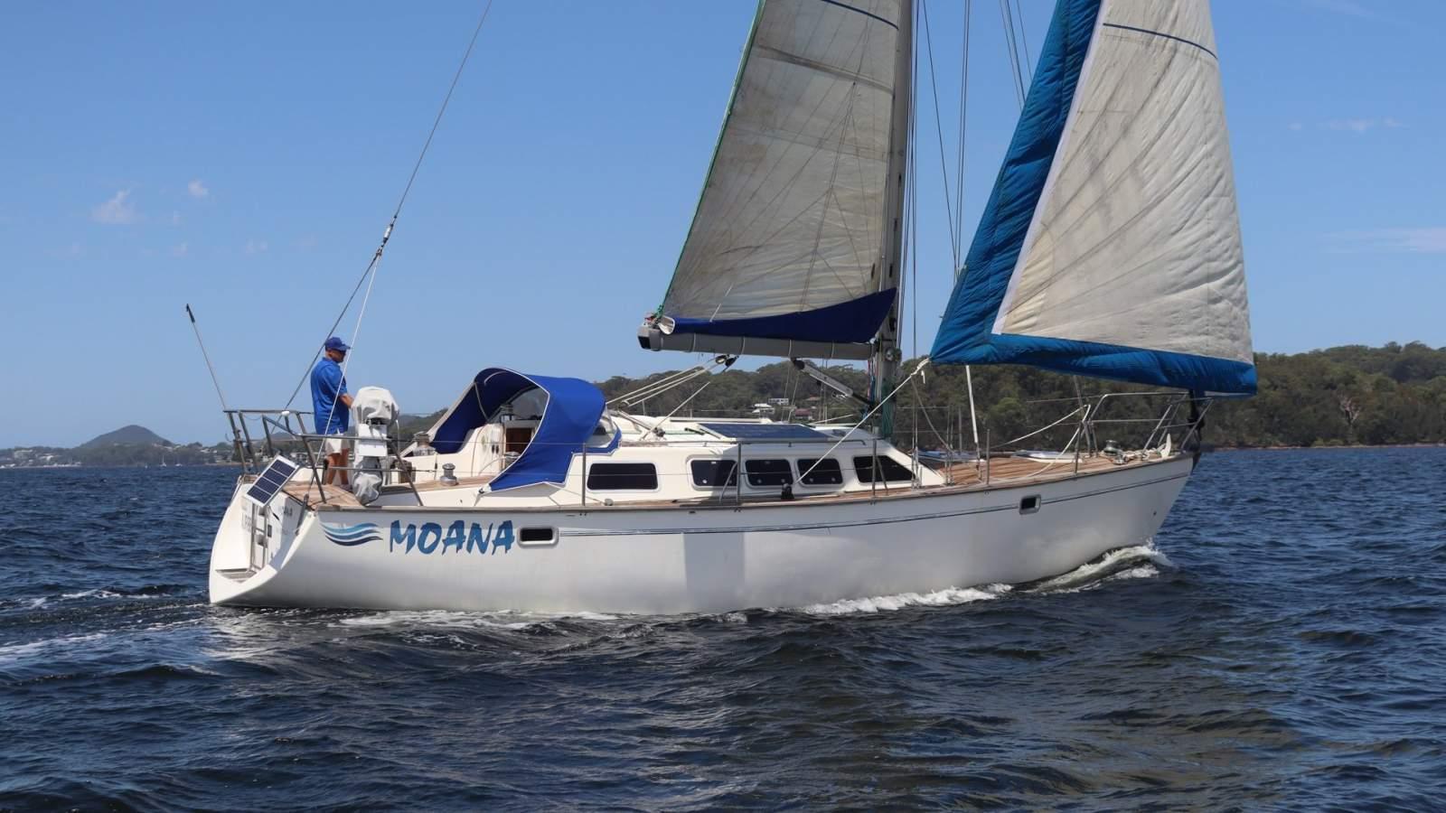 Bluewater Cruising Yachts 400