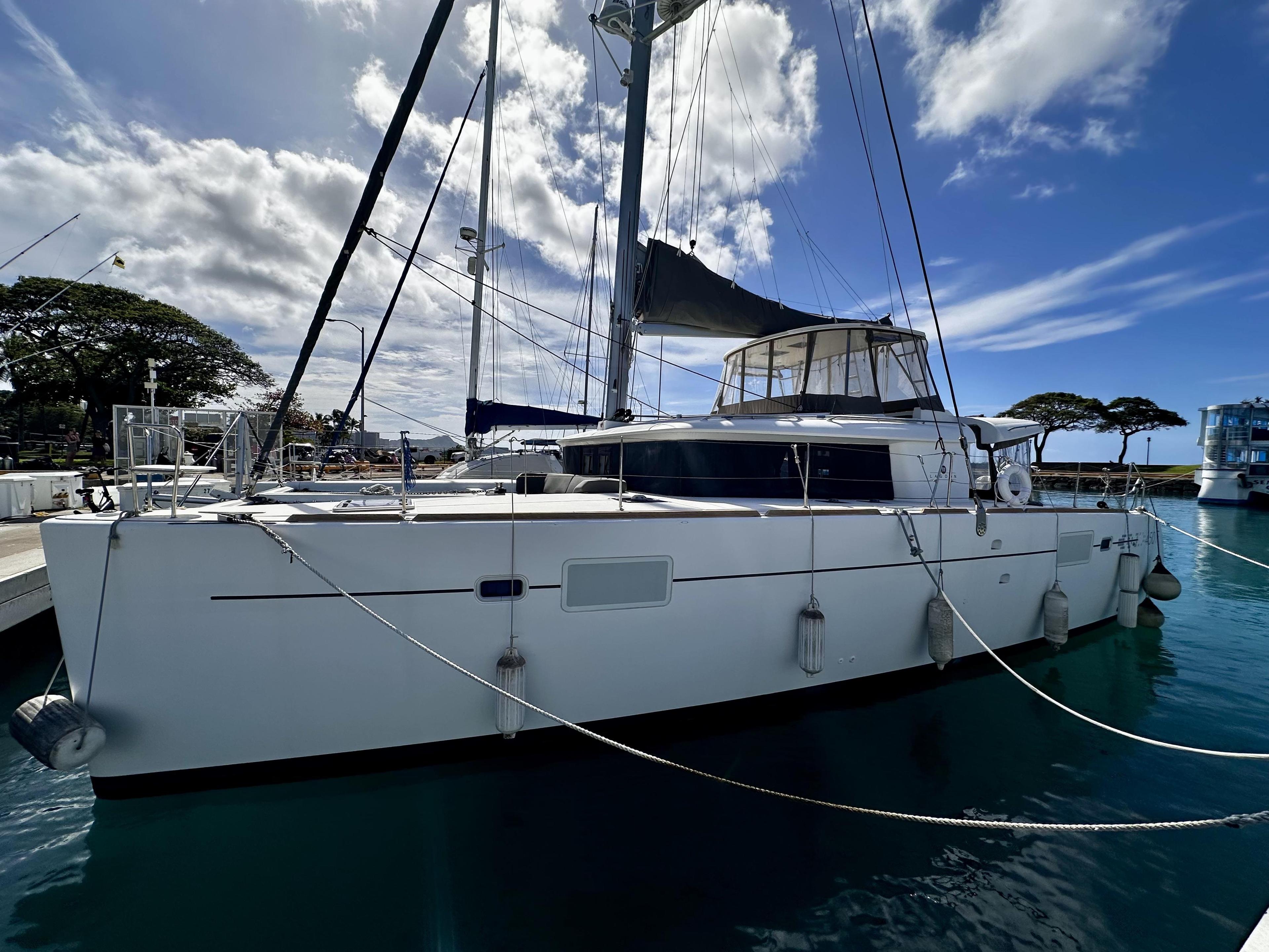 Lagoon 450 Owners version
