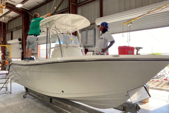 Cobia 220 CC