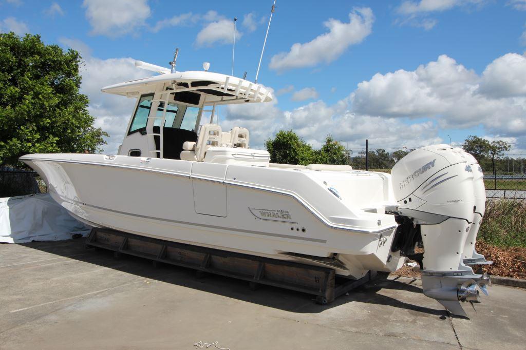 Boston Whaler 330 Outrage