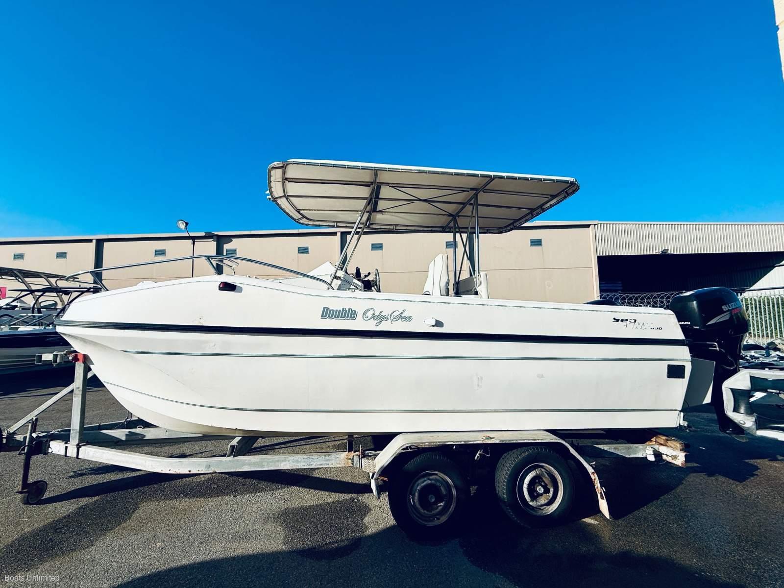 Sea Lynx 600 Twin hull Centre Console Cat