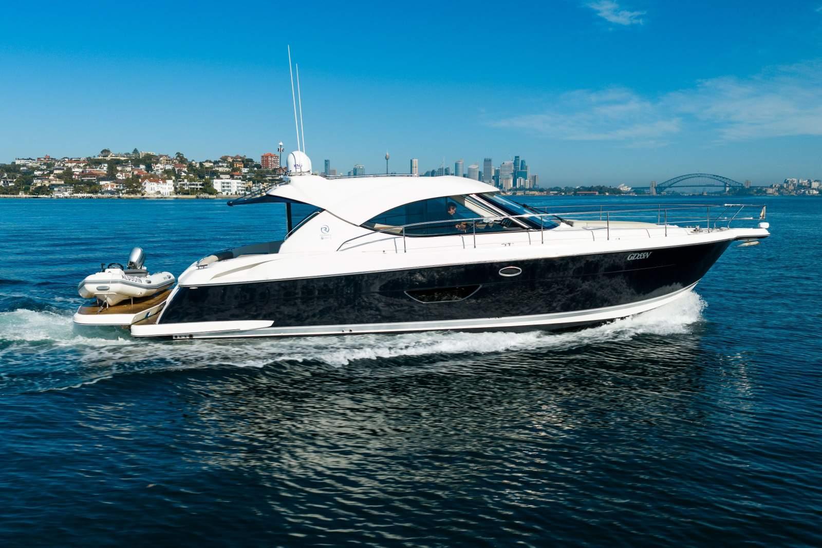 Riviera 4400SY