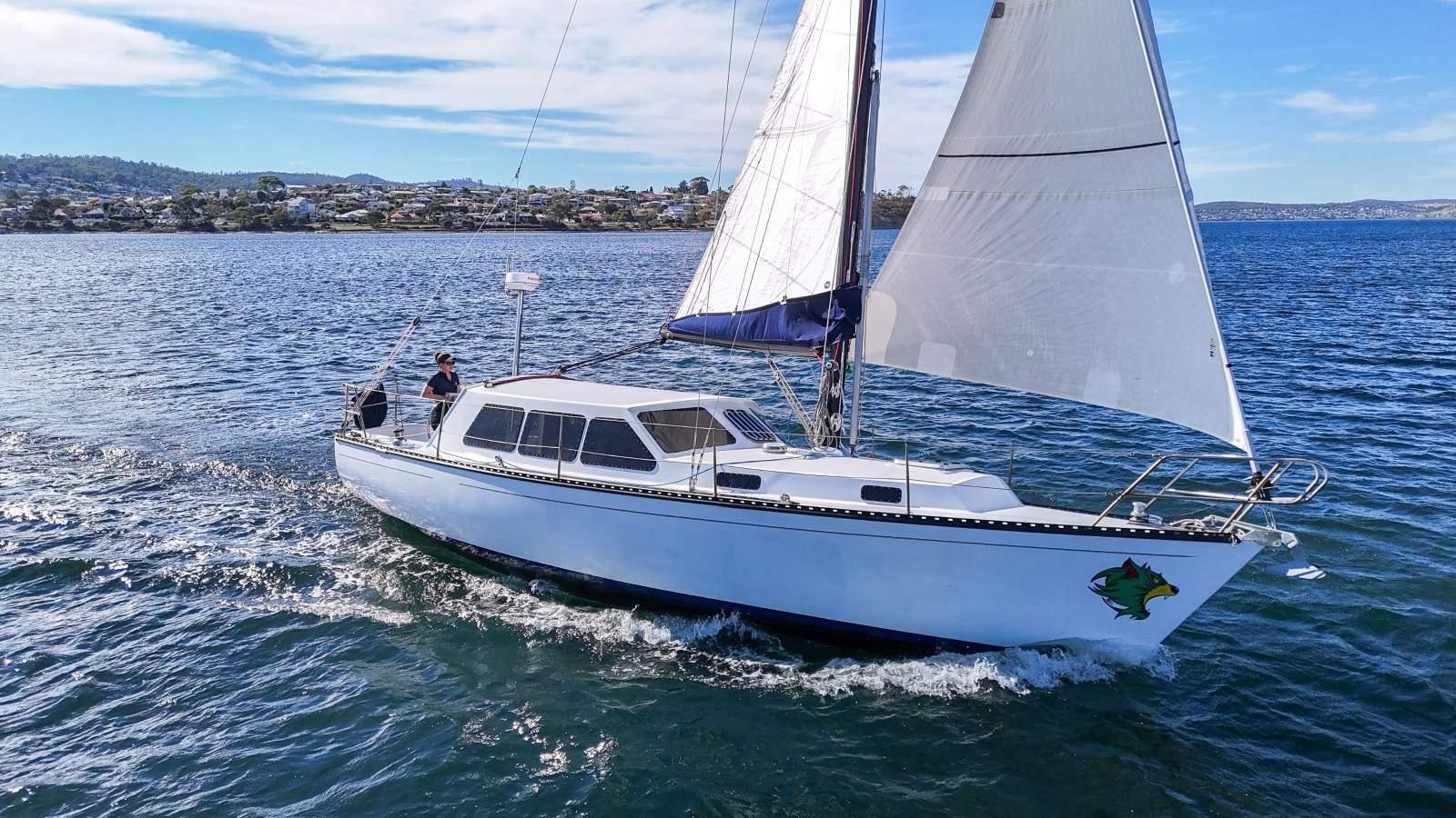 Huon 33 Pilothouse Yacht