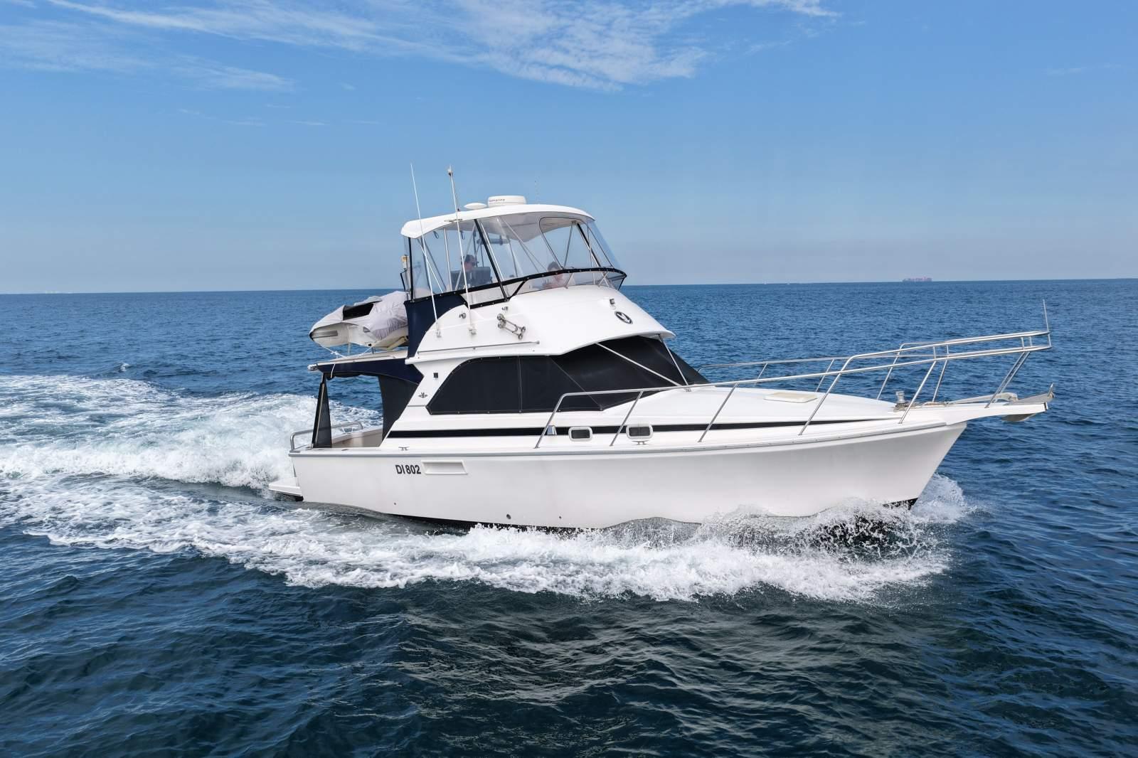 Caribbean 35 Flybridge Cruiser