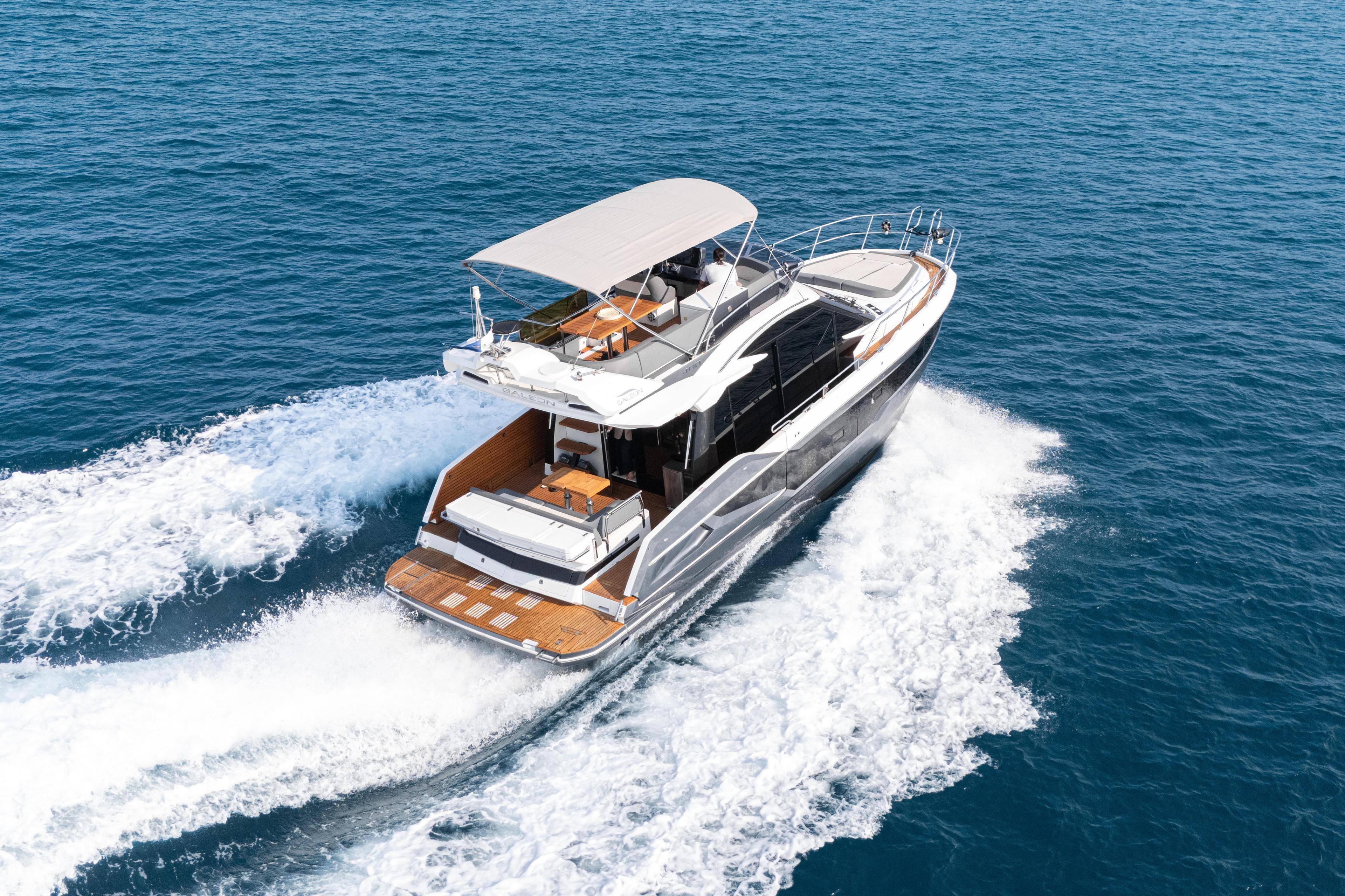 Galeon 400 Fly