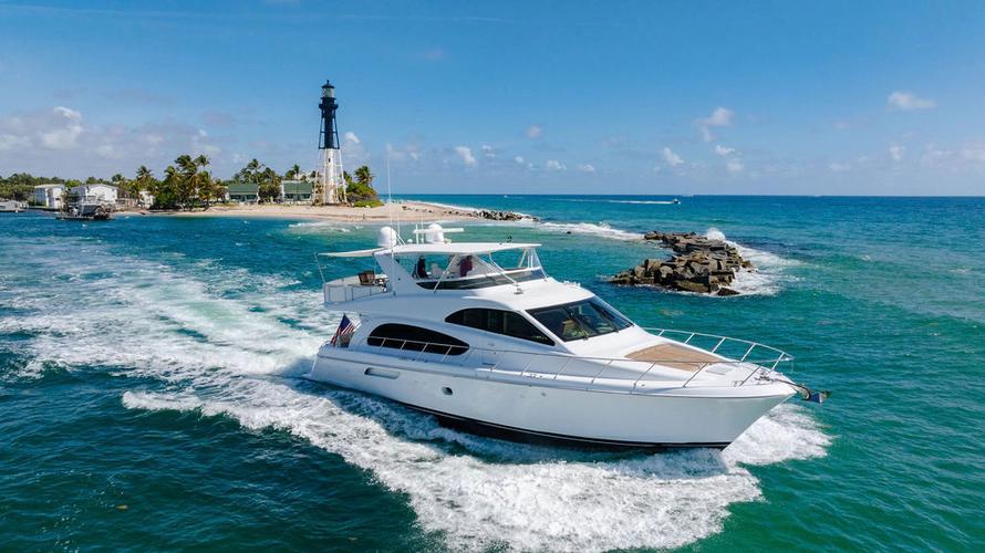 Hatteras 64