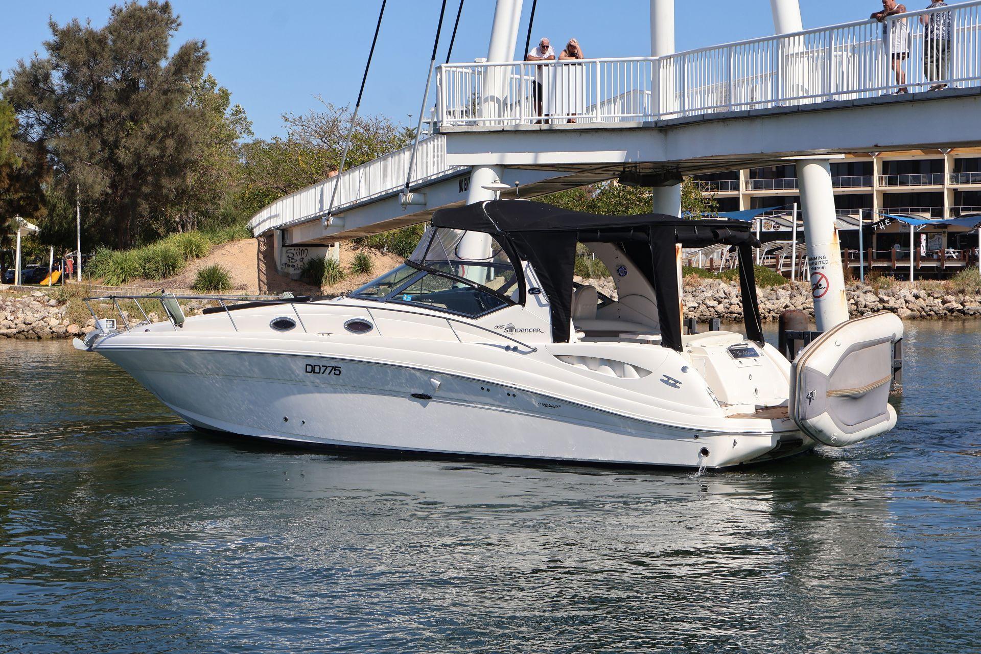 Sea Ray 375 Sundancer