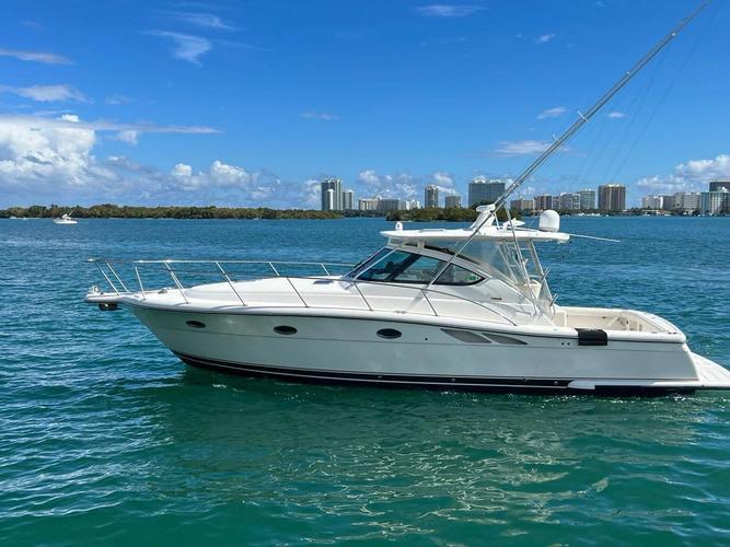 Tiara 38 Tiara