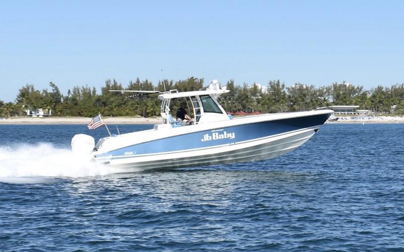 Boston Whaler 35