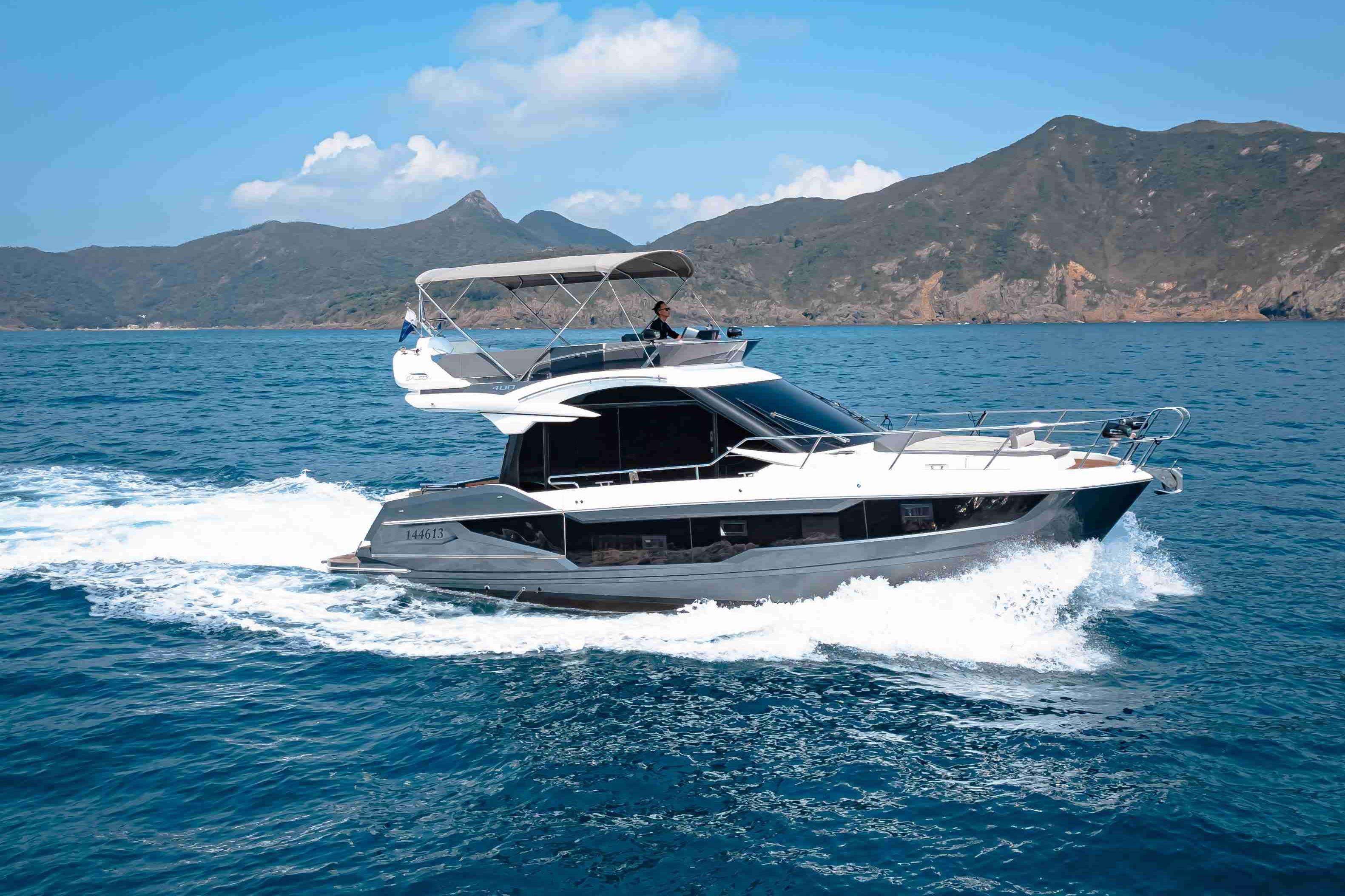 Galeon 400 Fly