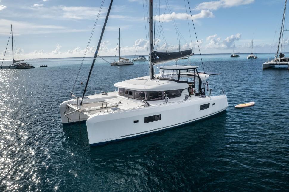 Lagoon 42 Owner Version
