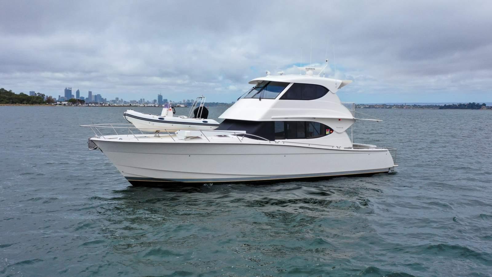Maritimo M48